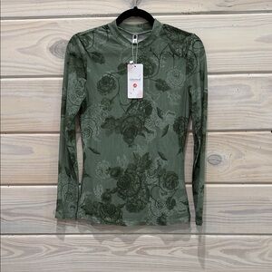 Elegant Green Floral Long Sleeve Top